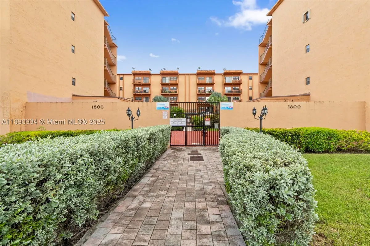 1800 W 54th #109, Hialeah, FL 33012 - #1