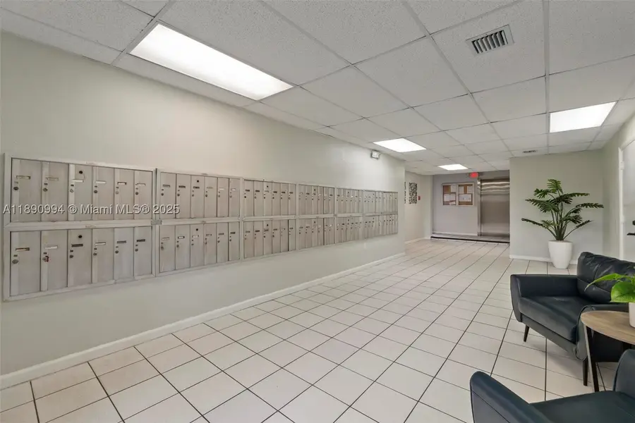 1800 W 54th #109, Hialeah, FL 33012 - #3