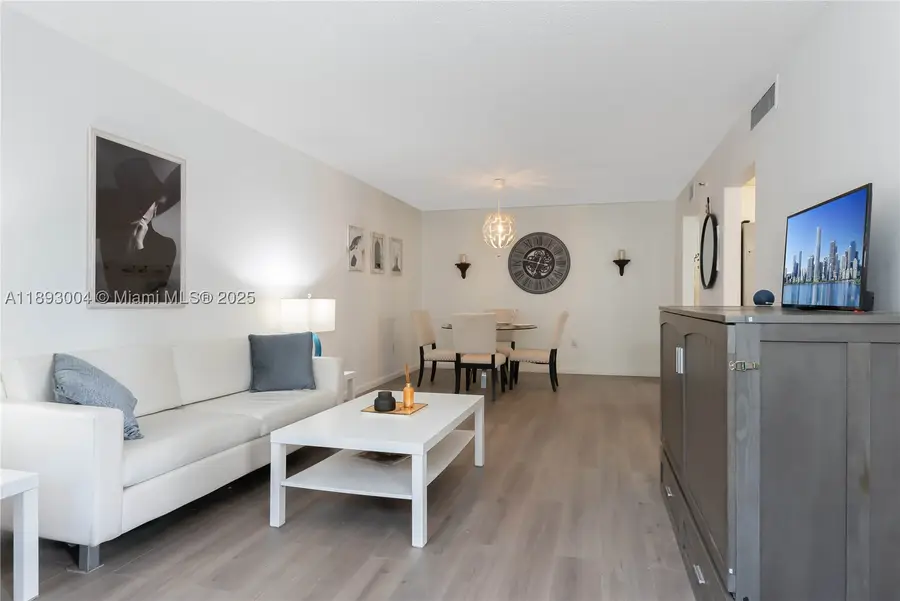17890 W Dixie319 #319, North Miami Beach, FL 33160 - #2