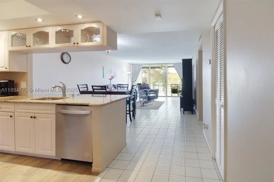 605 Oaks #305, Pompano Beach, FL 33069 - #2