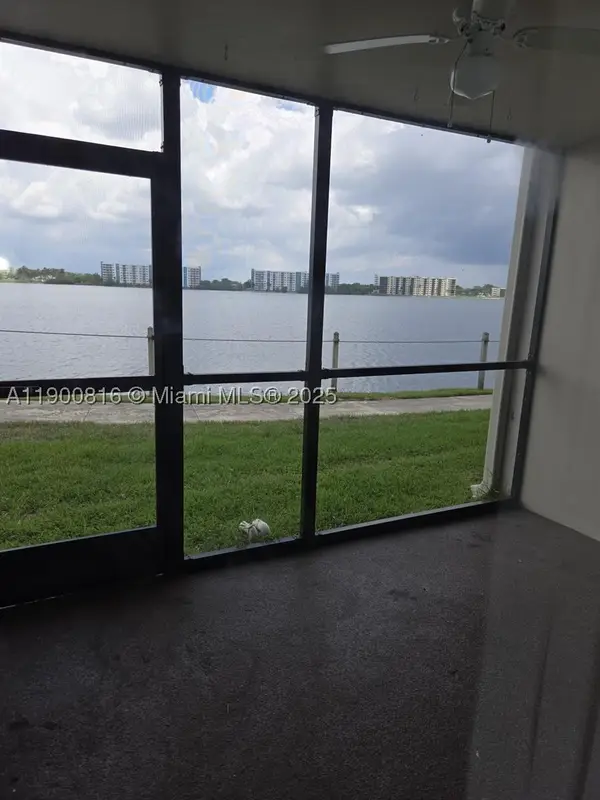 117 Lake Emerald #108, Oakland Park, FL 33309