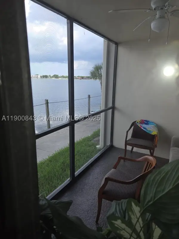 Address Withheld By Seller, Oakland Park, FL 33309