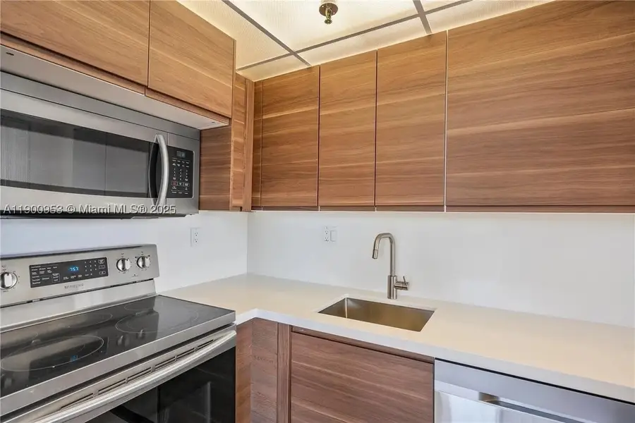 17890 W Dixie #606, North Miami Beach, FL 33160 - #2