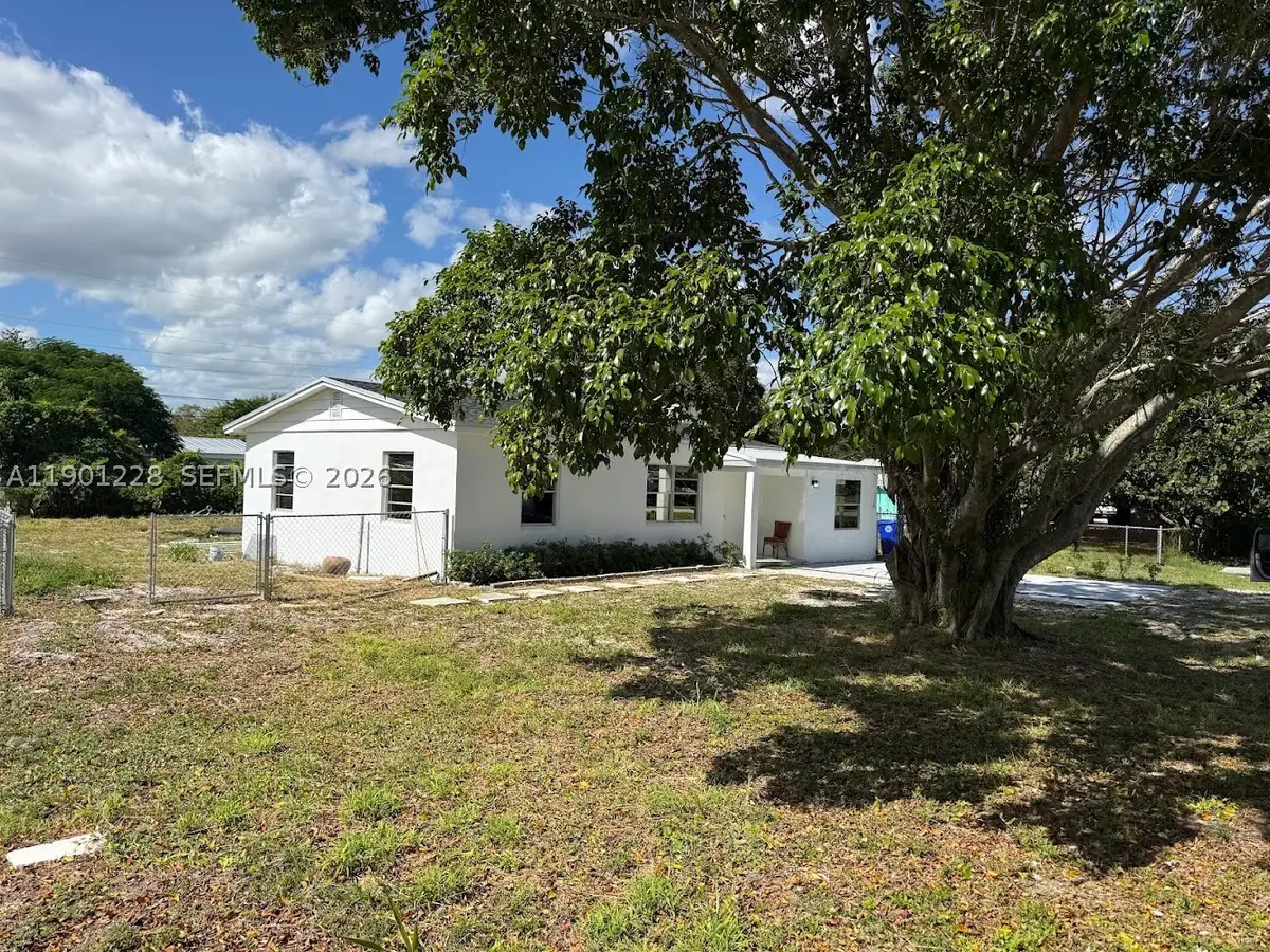 2409 SE 2nd Ave Se, Vero Beach, FL 32962 - #1