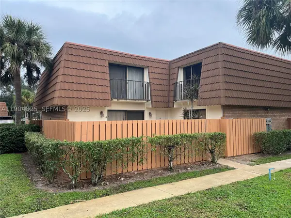 157 Heritage, West Palm Beach, FL 33407