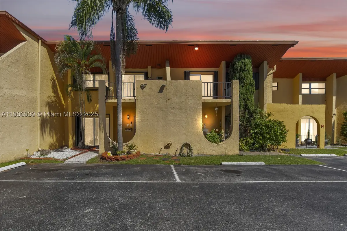 13715 SW 84th #F, Miami, FL 33183 - #1