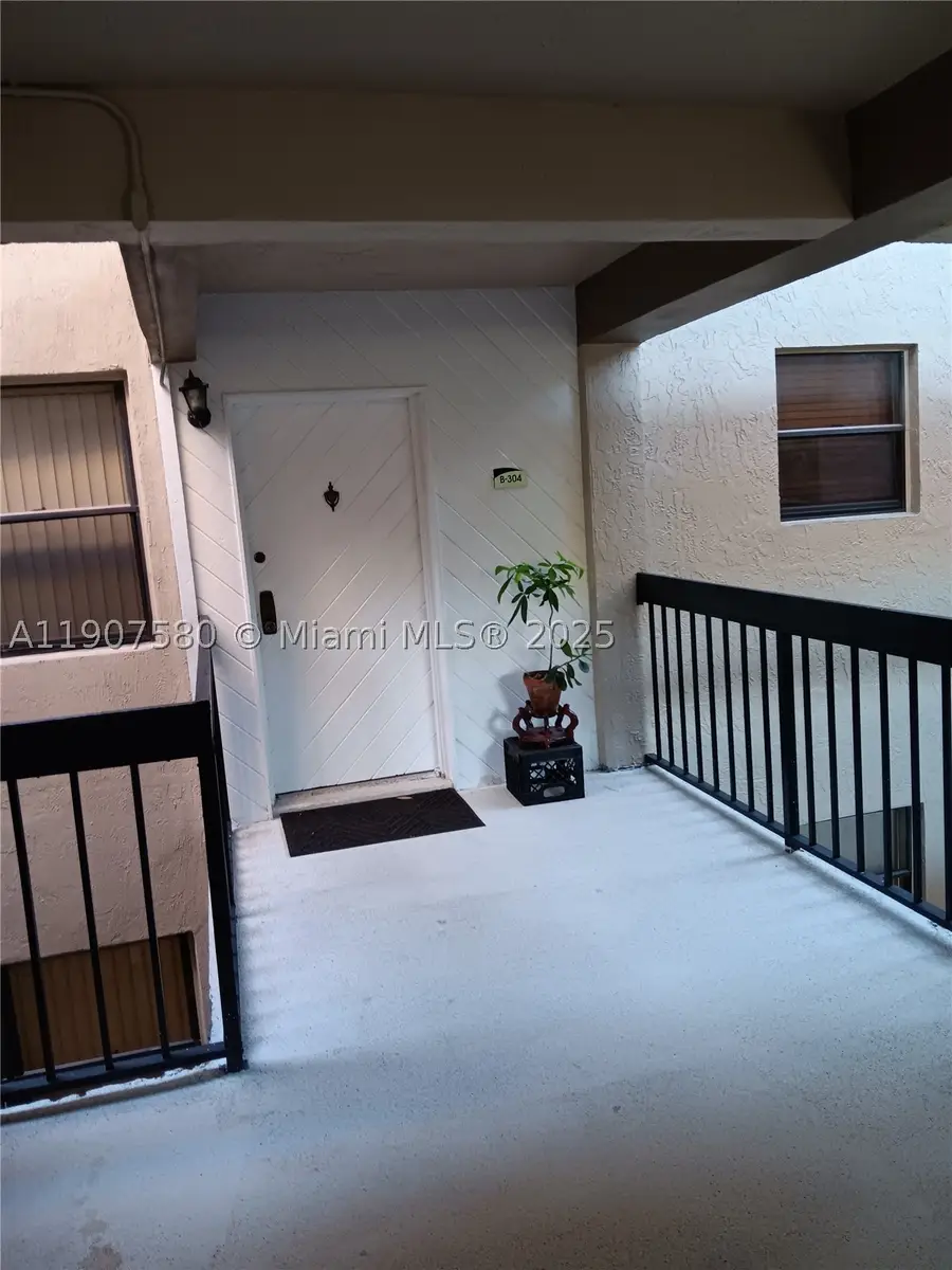 461 Ives Dairy #304-2, Miami, FL 33179 - #2