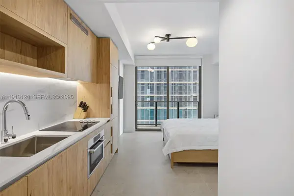 11 NE 6th #1906, Miami, FL 33132