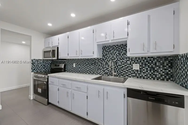 4174 Inverrary #902, Lauderhill, FL 33319 - #2