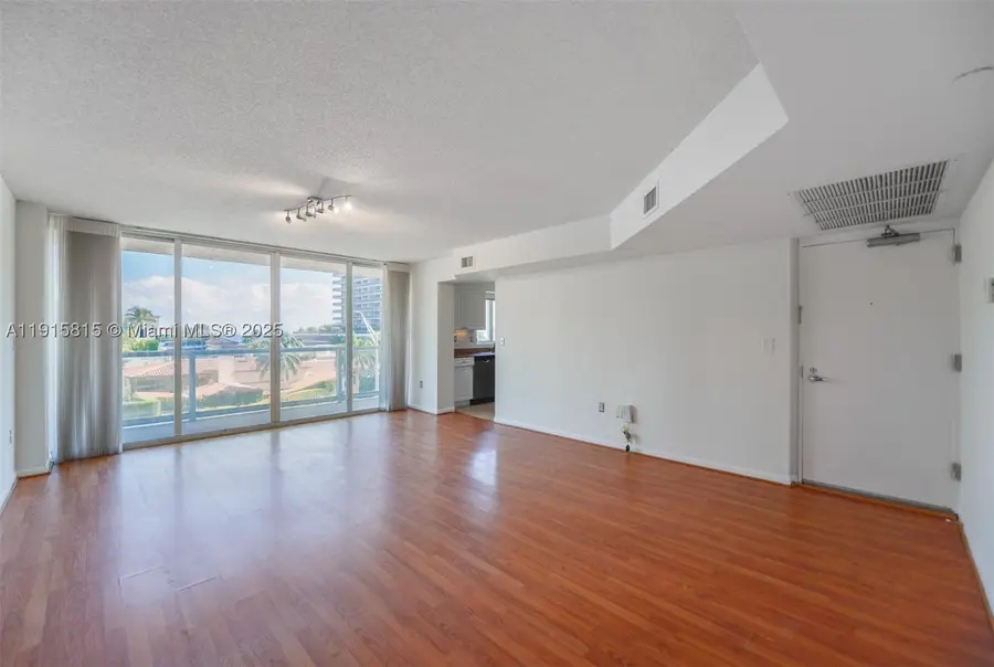 5900 Collins #506, Miami Beach, FL 33140 - #2