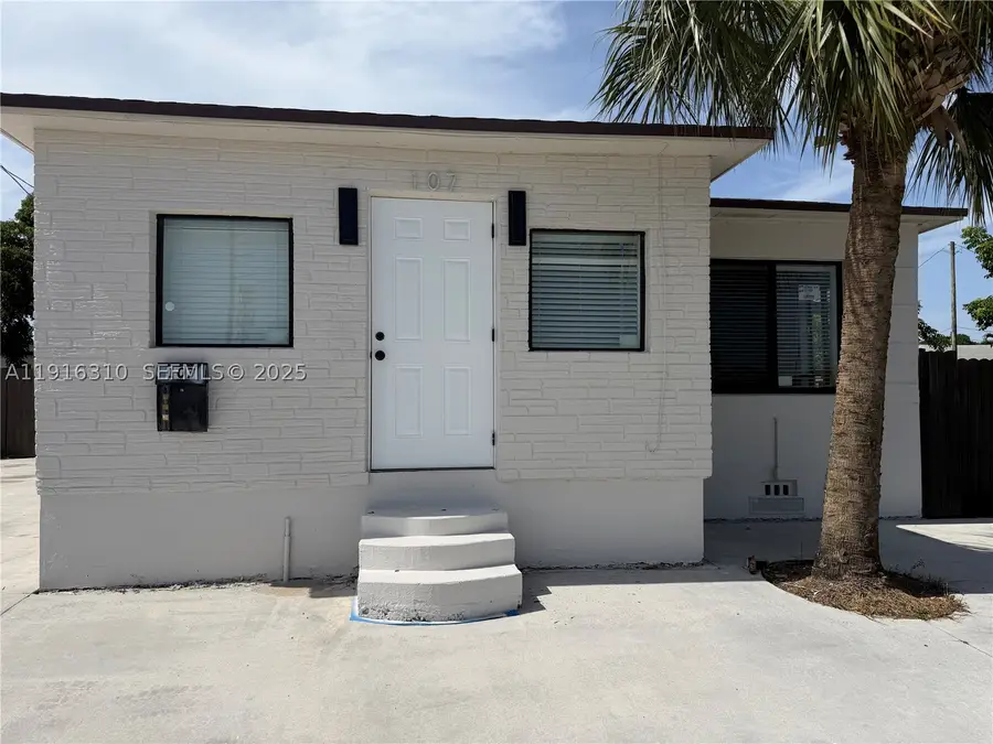 107 W Pembroke, Hallandale, FL 33009 - #2