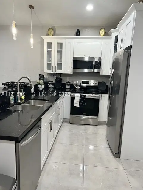933 NW 2nd, Fort Lauderdale, FL 33311 - #2