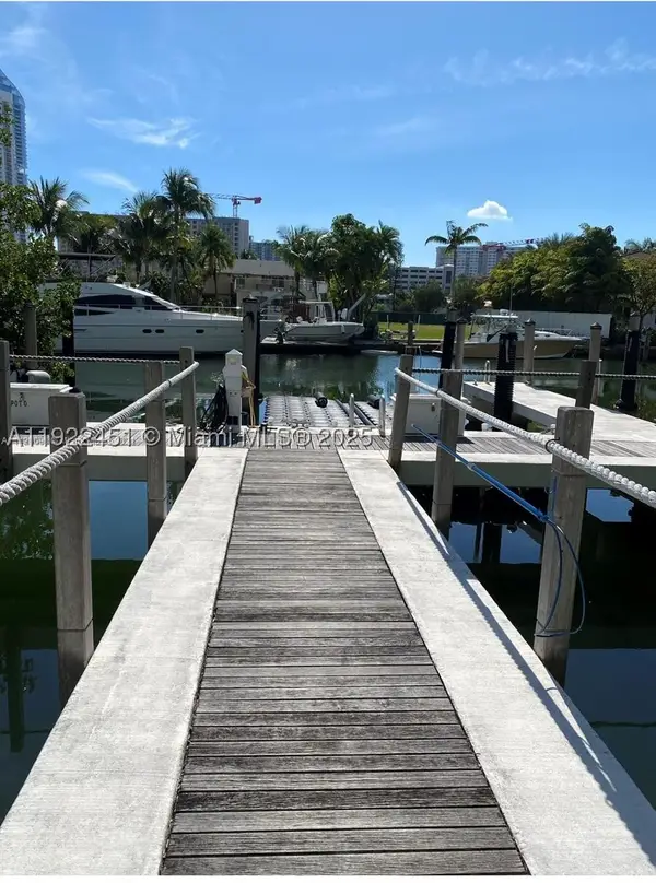 16400 Collins, Sunny Isles Beach, FL 33160