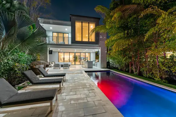 310 SE 11th, Fort Lauderdale, FL 33301