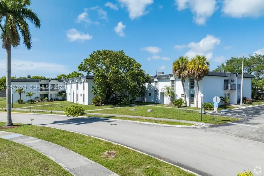 7250 SW 94th #B6, Miami, FL 33173 - #2