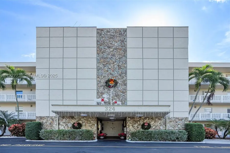 324 SE 10th #203, Dania Beach, FL 33004 - #3