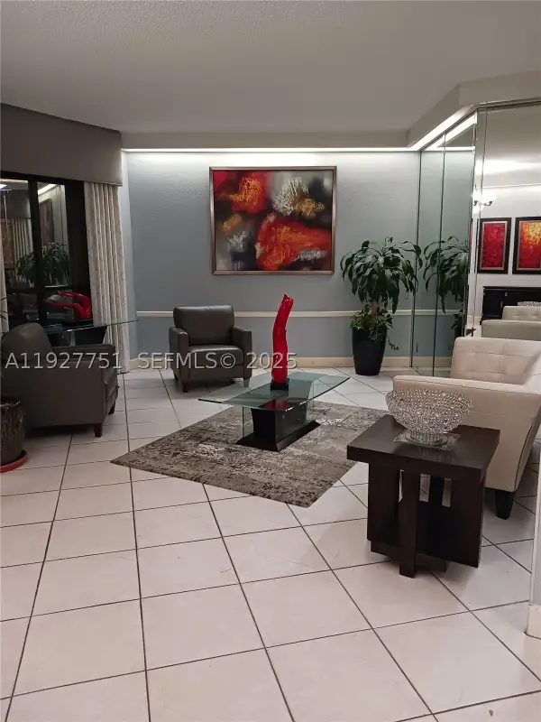 1000 Saint Charles #L2, Pembroke Pines, FL 33026