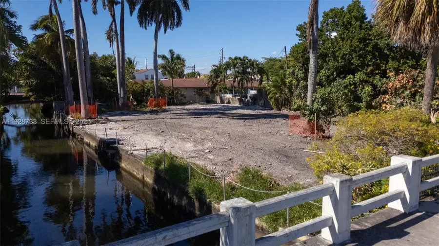 848 NW 18th, Miami, FL 33125 - #2