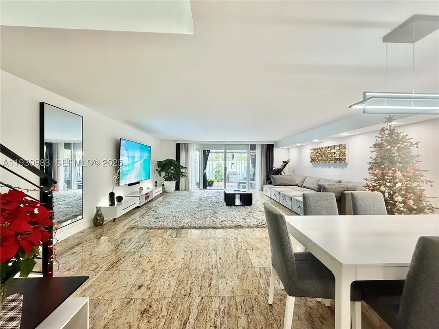 934 NE 27th, Hallandale, FL 33009 - #2