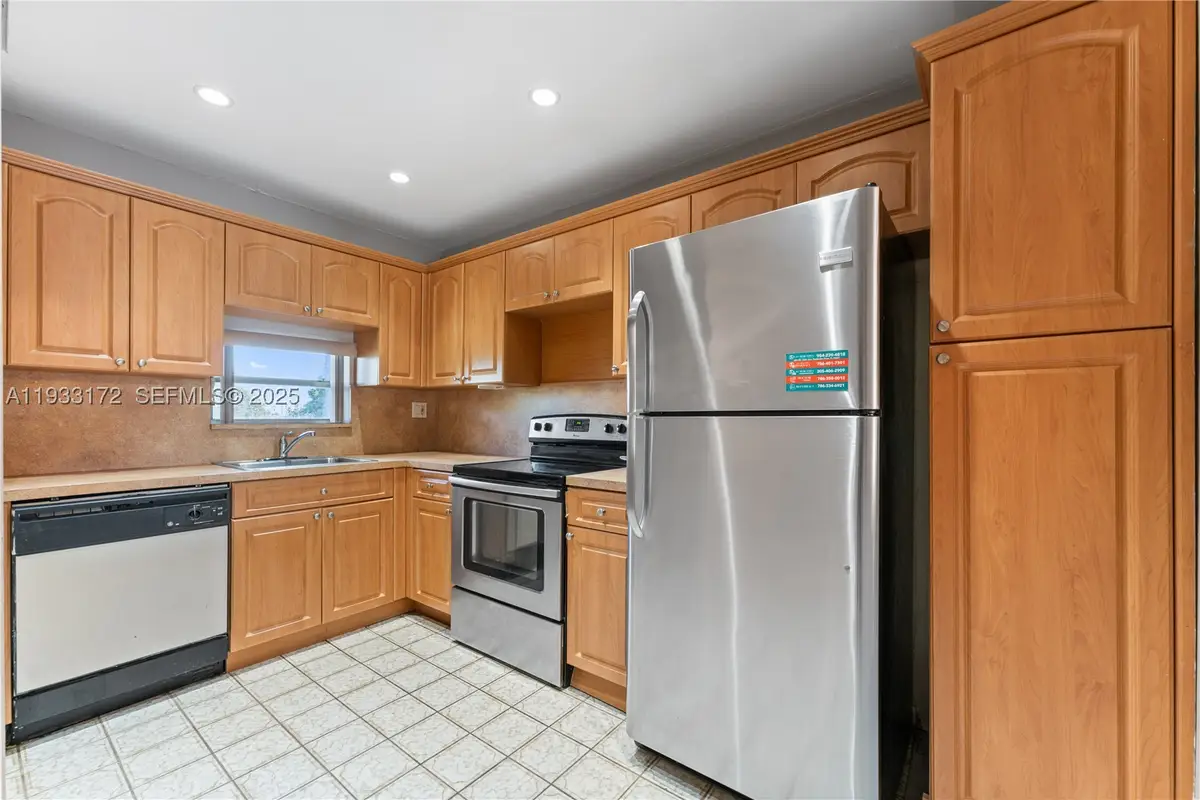 8901 S Hollybrook #303, Pembroke Pines, FL 33025 - #1