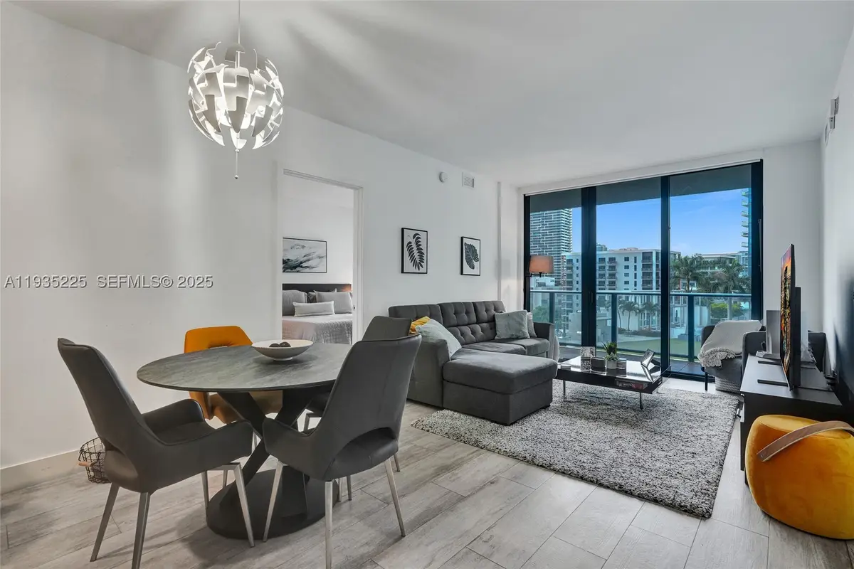121 NE 34th #902, Miami, FL 33137 - #1