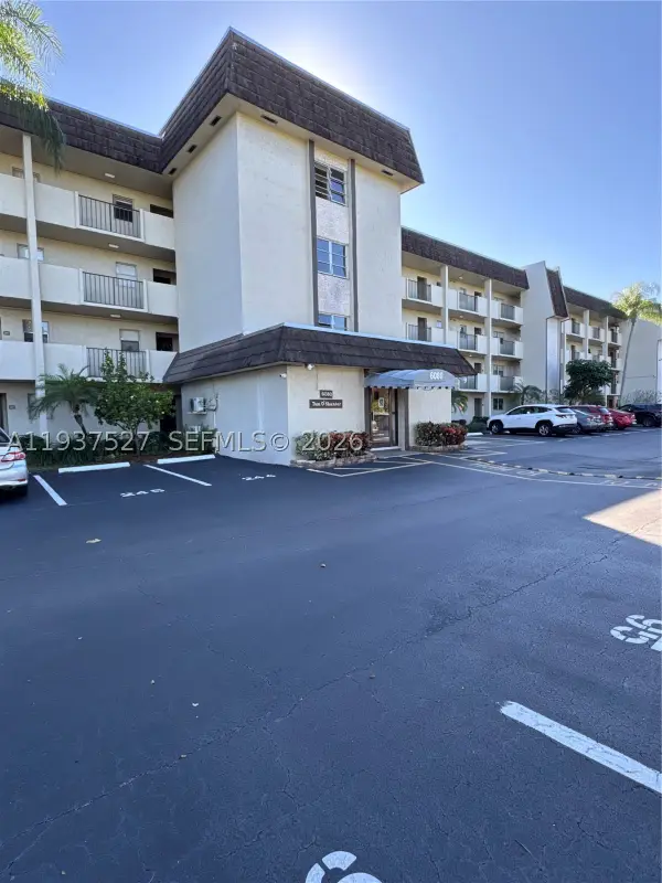 6080 NW 44th #107, Lauderhill, FL 33319