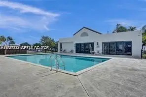 212 Lake Pointe #210, Fort Lauderdale, FL 33309