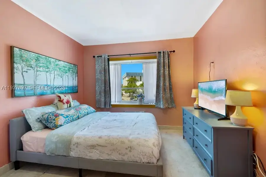 255 W 24th #234, Miami Beach, FL 33140 - #3