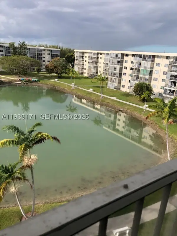 2855 Leonard #H606, Aventura, FL 33160