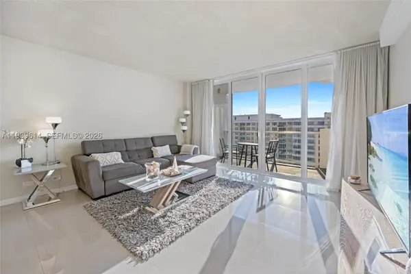 5601 Collins #1618, Miami Beach, FL 33140