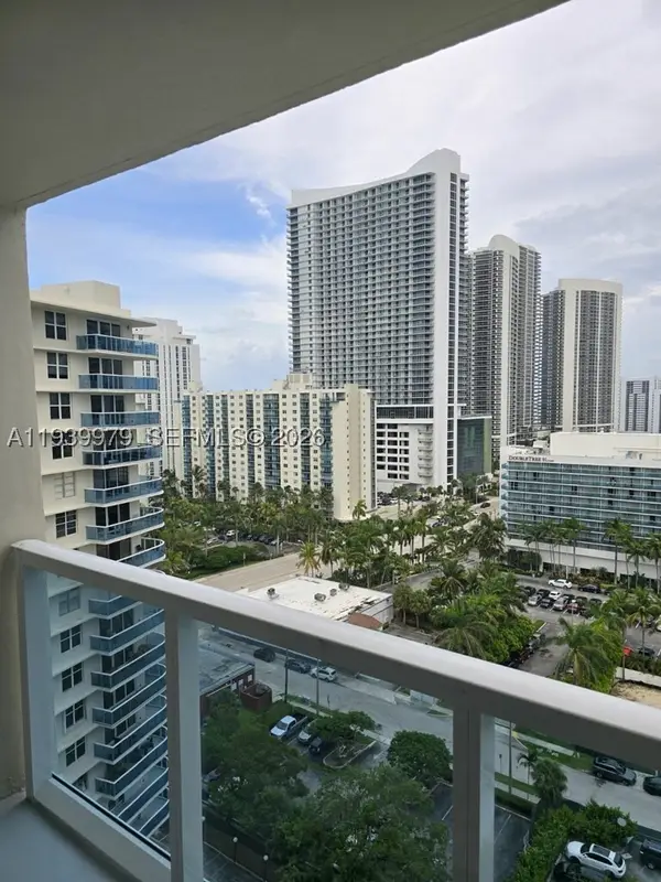 Address Withheld By Seller, Hollywood, FL 33019