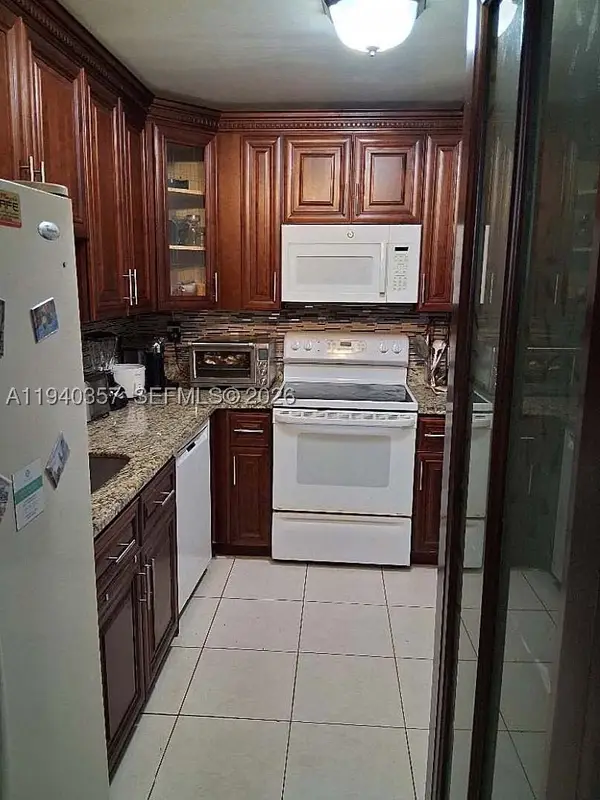 1400 Saint Charles #524, Pembroke Pines, FL 33026