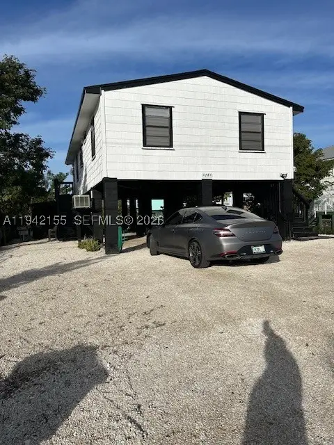 74 Pelican, Big Pine Key, FL 33043