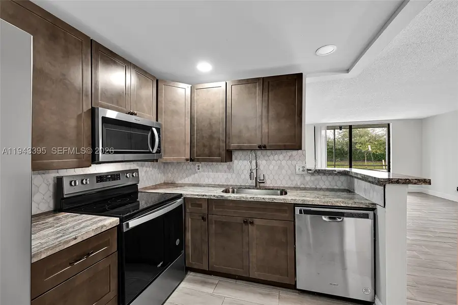2850 Somerset #105L, Lauderdale Lakes, FL 33311 - #2