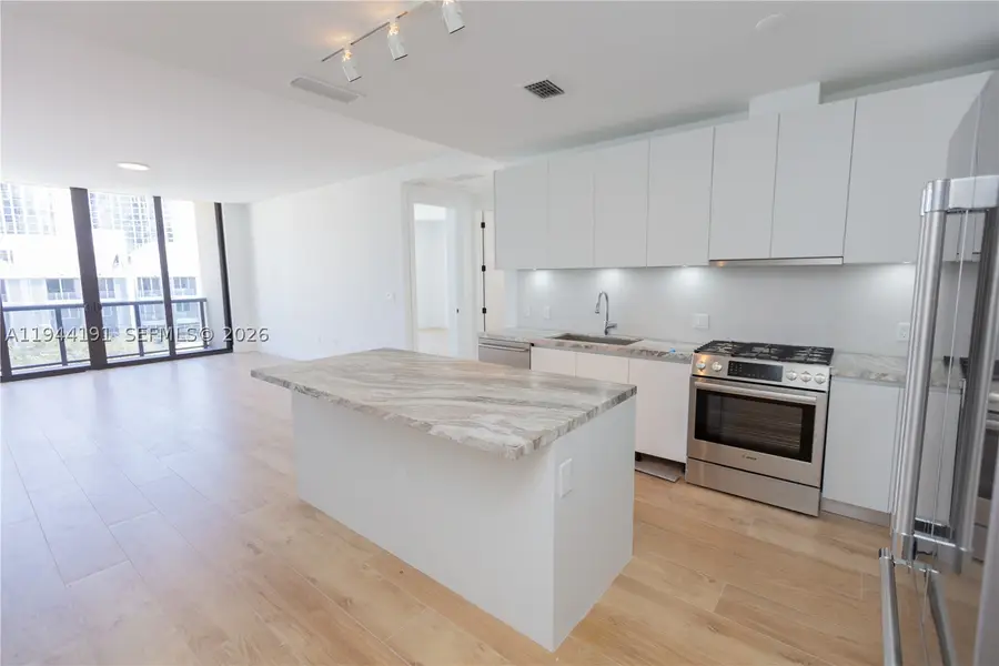 3034 Oak #408, Coconut Grove, FL 33133 - #3