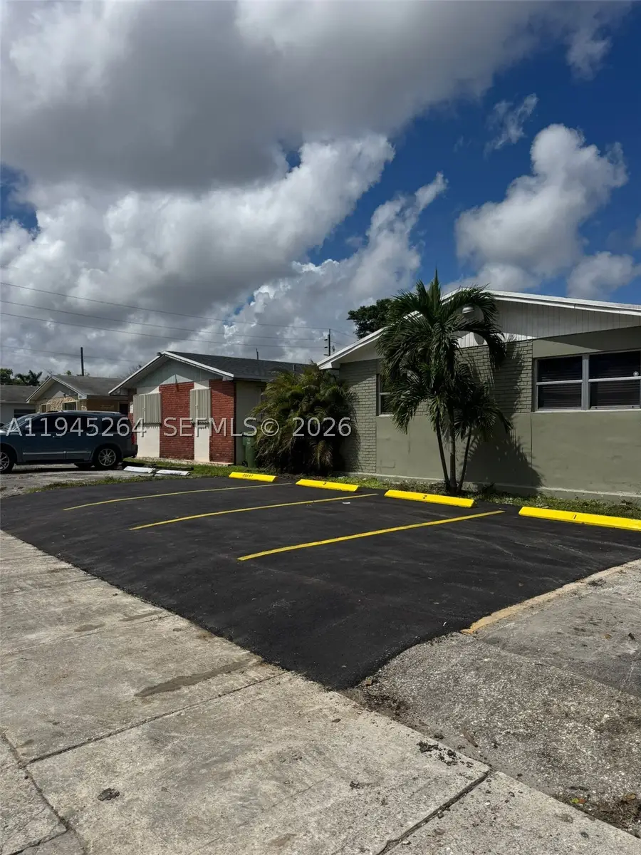 844 SW 10th, Hallandale, FL 33009 - #2