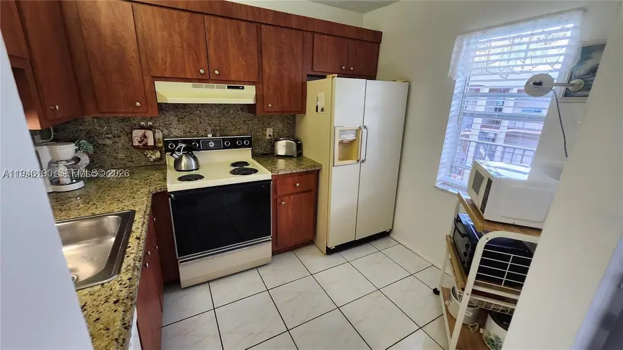 2821 Somerset #400, Lauderdale Lakes, FL 33311 - #3