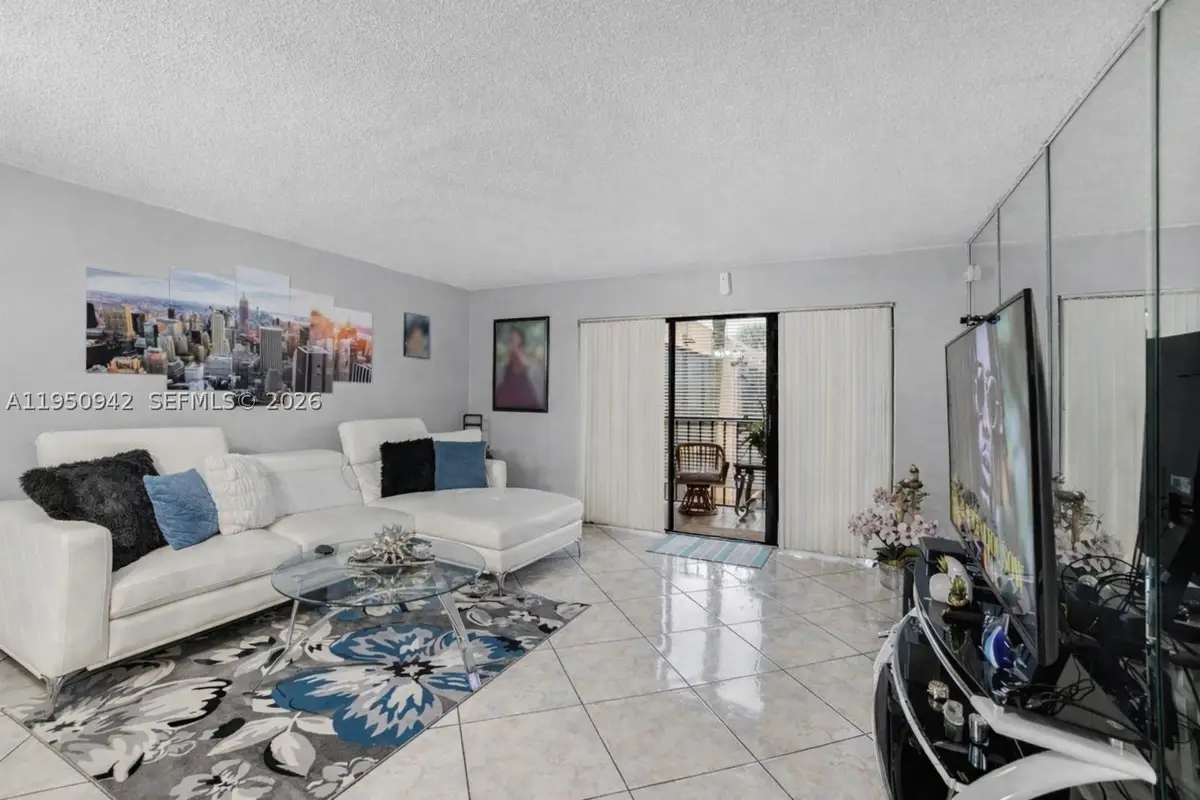 8415 SW 107th #323W, Miami, FL 33173 - #1
