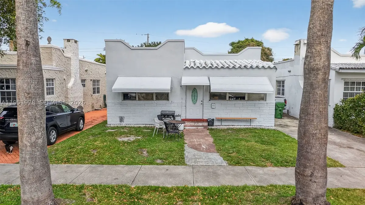 623 NE 4th, Hallandale, FL 33009 - #1