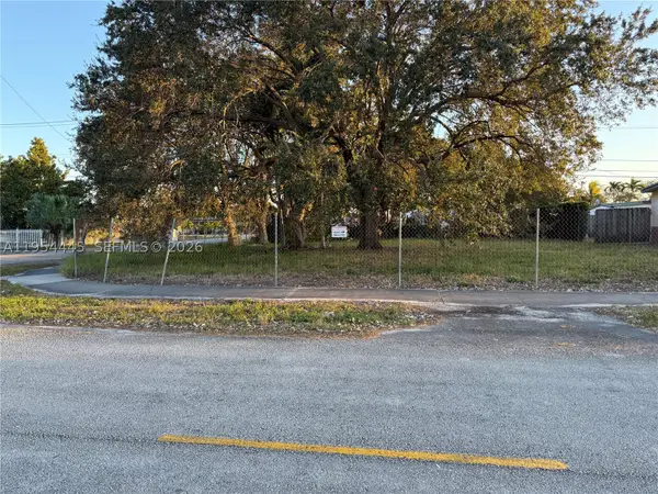 11450 SW 40th, Miami, FL 33165