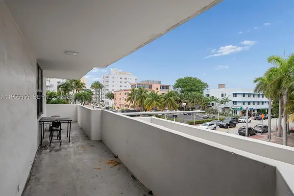 4301 Collins #202, Miami Beach, FL 33140