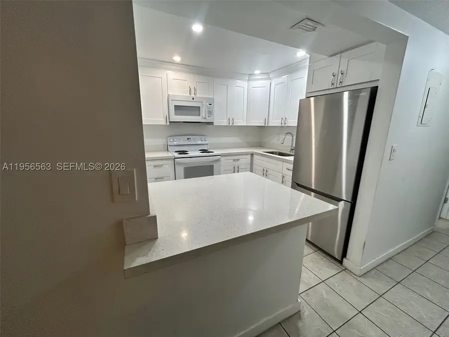 815 SW 30th #J, Fort Lauderdale, FL 33315 - #3
