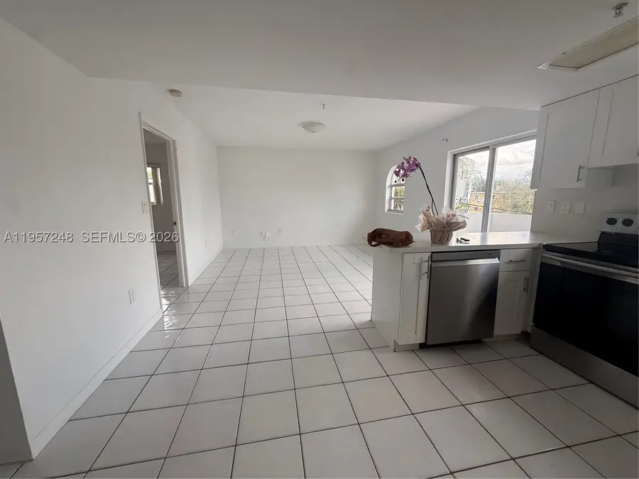 3052 SW 27th #301, Miami, FL 33133 - #3