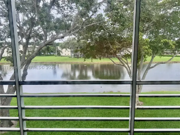 293 Dorset G #G, Boca Raton, FL 33434