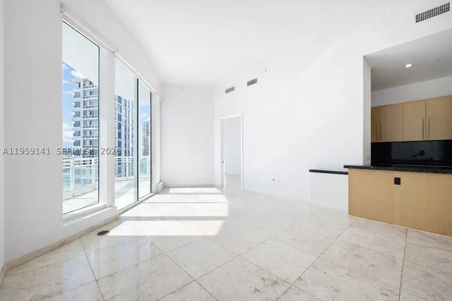 900 Brickell Key #2405, Miami, FL 33131 - #2