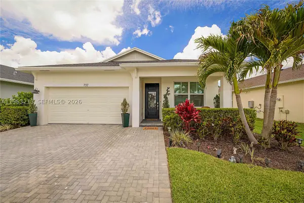 797 SE Bloomfield, Port St Lucie, FL 34984