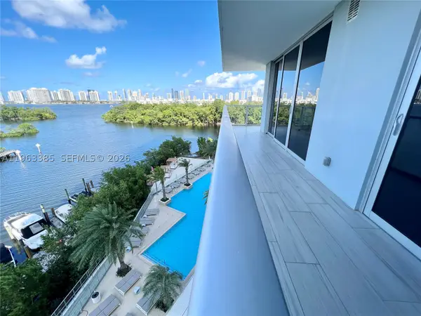 16385 Biscayne #607, North Miami Beach, FL 33160