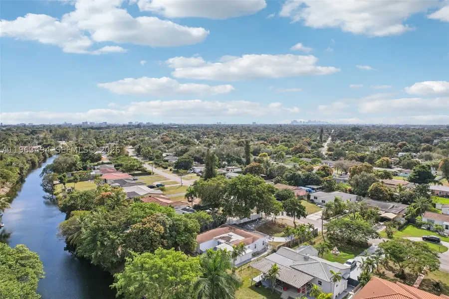 299 S Biscayne River, Miami, FL 33169 - #3