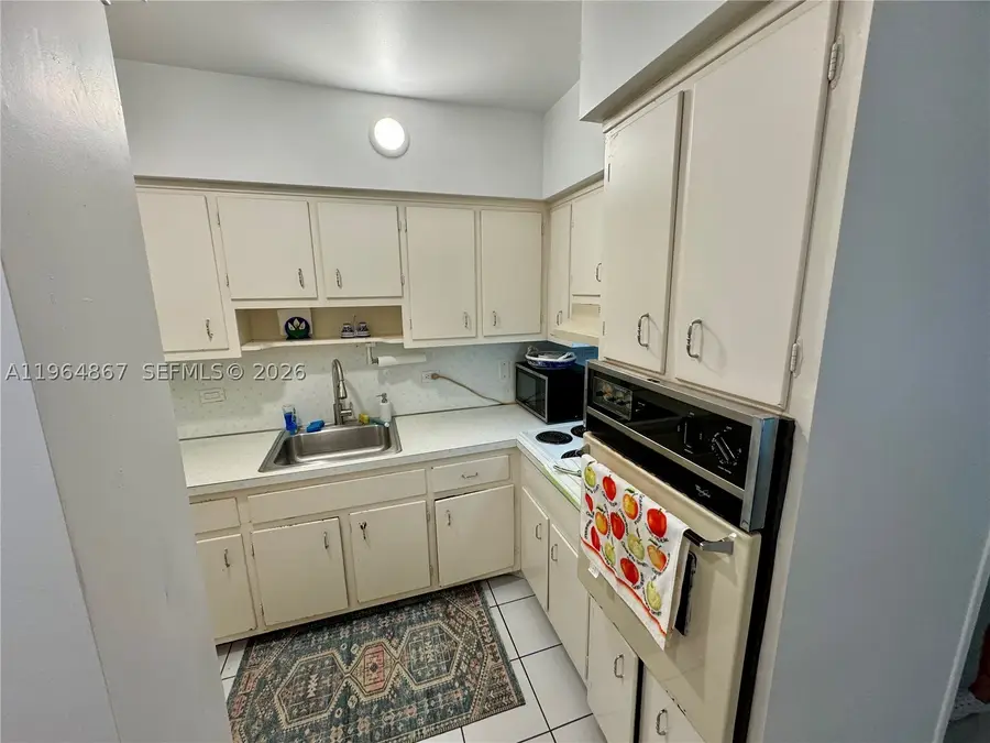 6580 Santona #A38, Coral Gables, FL 33146 - #2