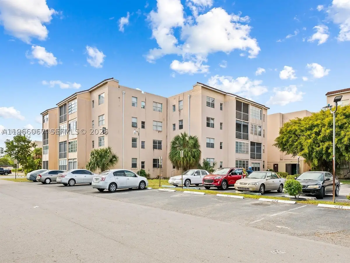 2840 Somerset #400M, Lauderdale Lakes, FL 33311 - #1